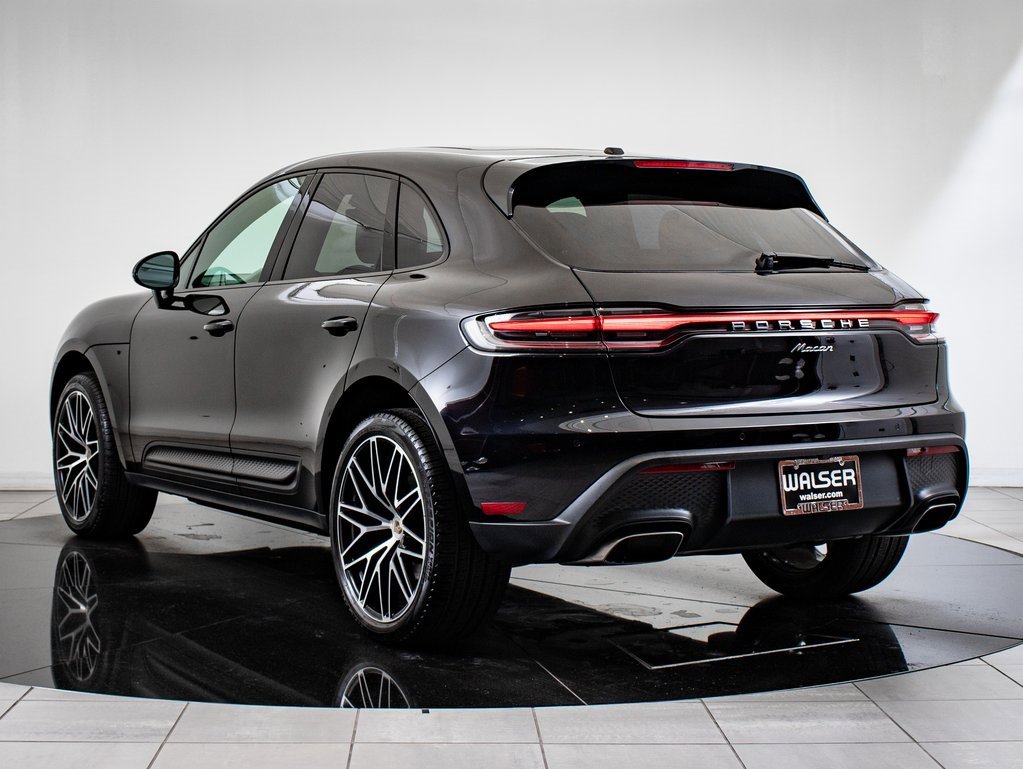 2022 Porsche Macan photo 3
