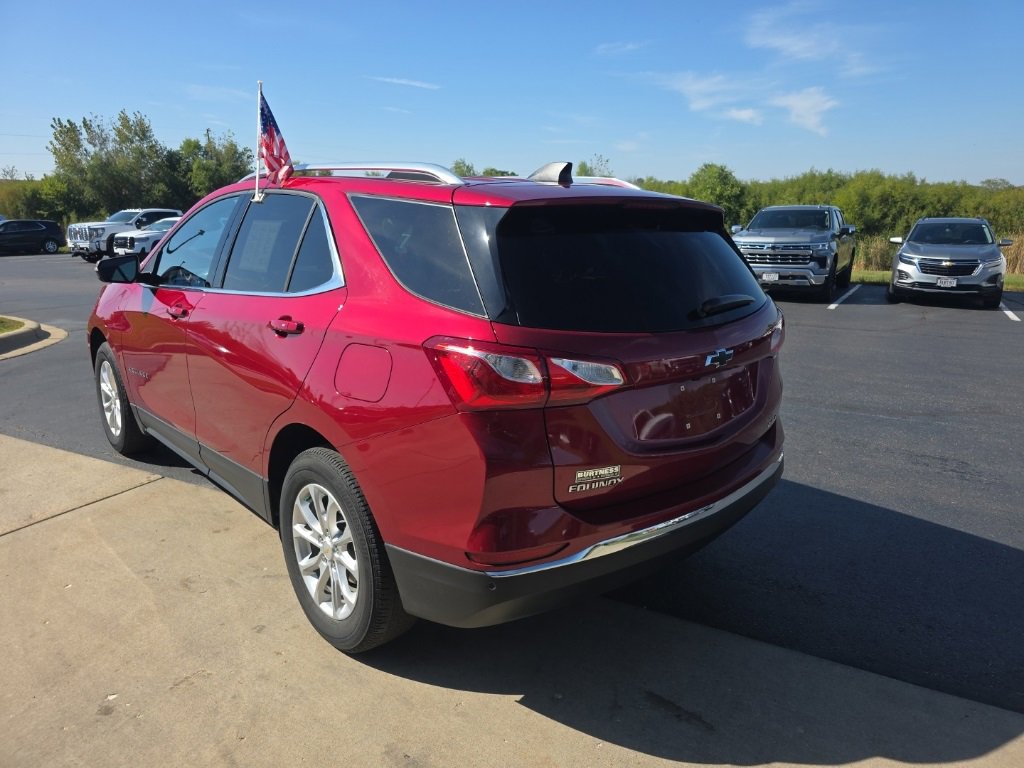 2019 Chevrolet Equinox LT photo 2