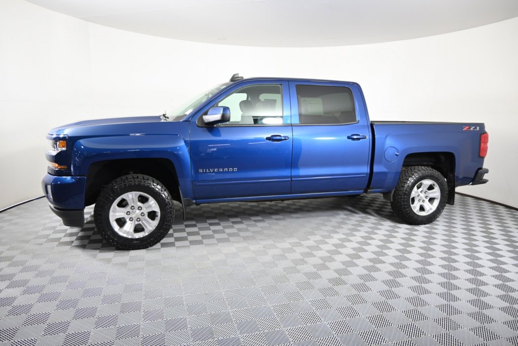 Used 2018 Chevrolet Silverado 1500 LT Z71 with VIN 3GCUKREC1JG501205 for sale in Forest Lake, Minnesota