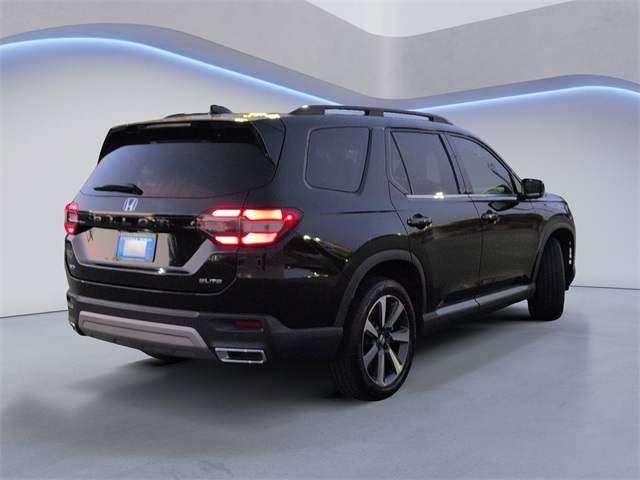 2024 Honda Pilot Elite photo 2