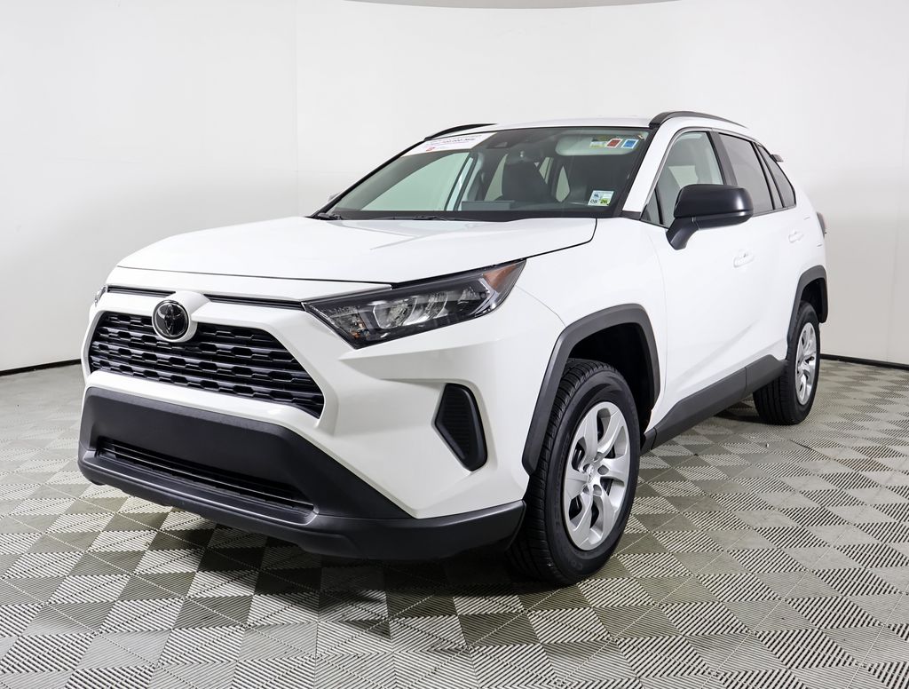 2020 Toyota RAV4 LE photo 2