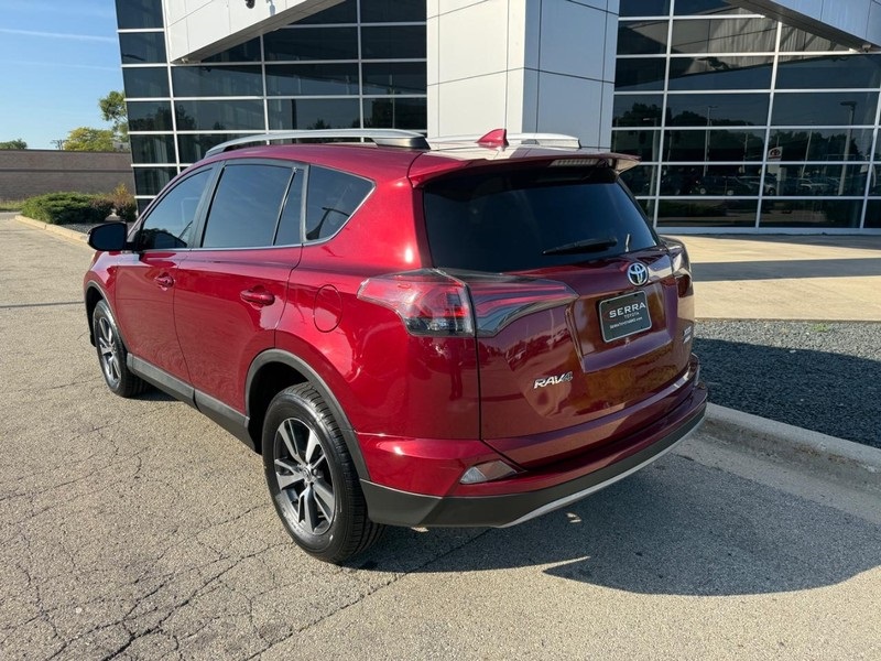 2018 Toyota RAV4 XLE photo 3