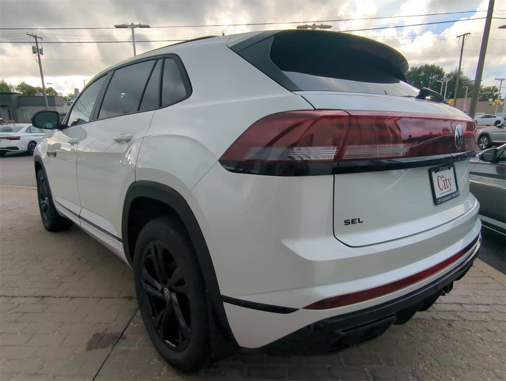 2026 Volkswagen Atlas Cross Sport SEL R-Line photo 4