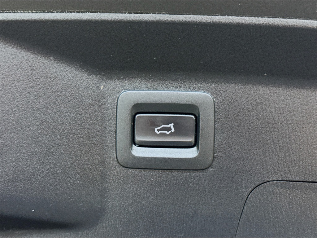 2022 Mazda CX-9 Touring photo 20