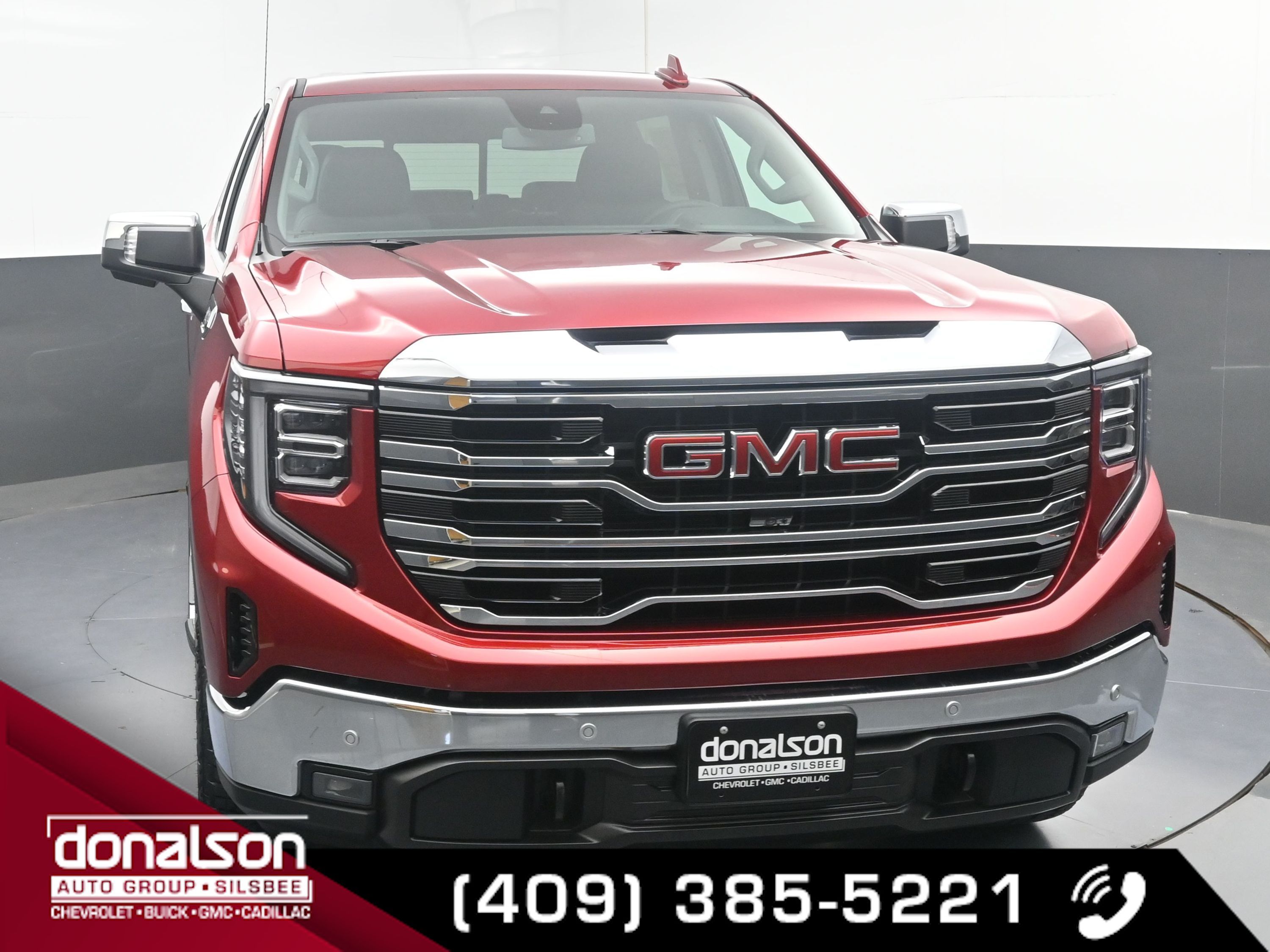 2026 Gmc Sierra SLT photo 2