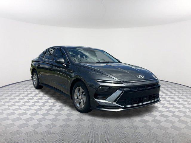2025 Hyundai Sonata SE photo 3