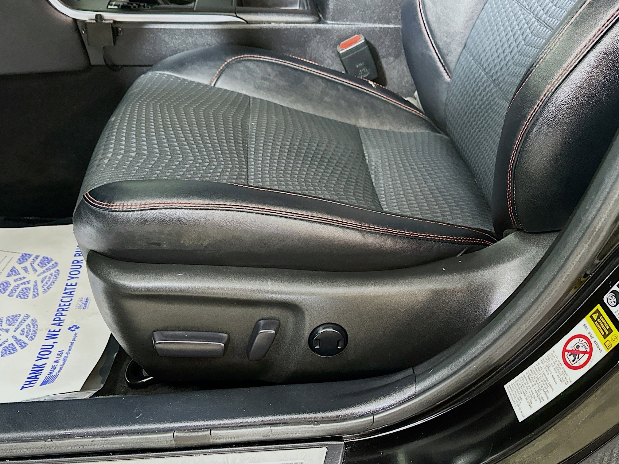 2015 Toyota Camry SE photo 17