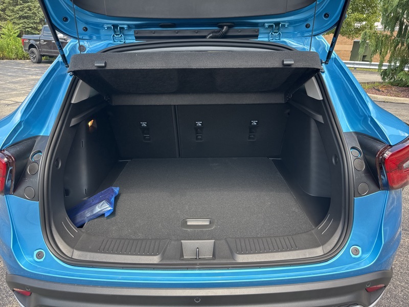2025 Chevrolet Trax LT photo 30