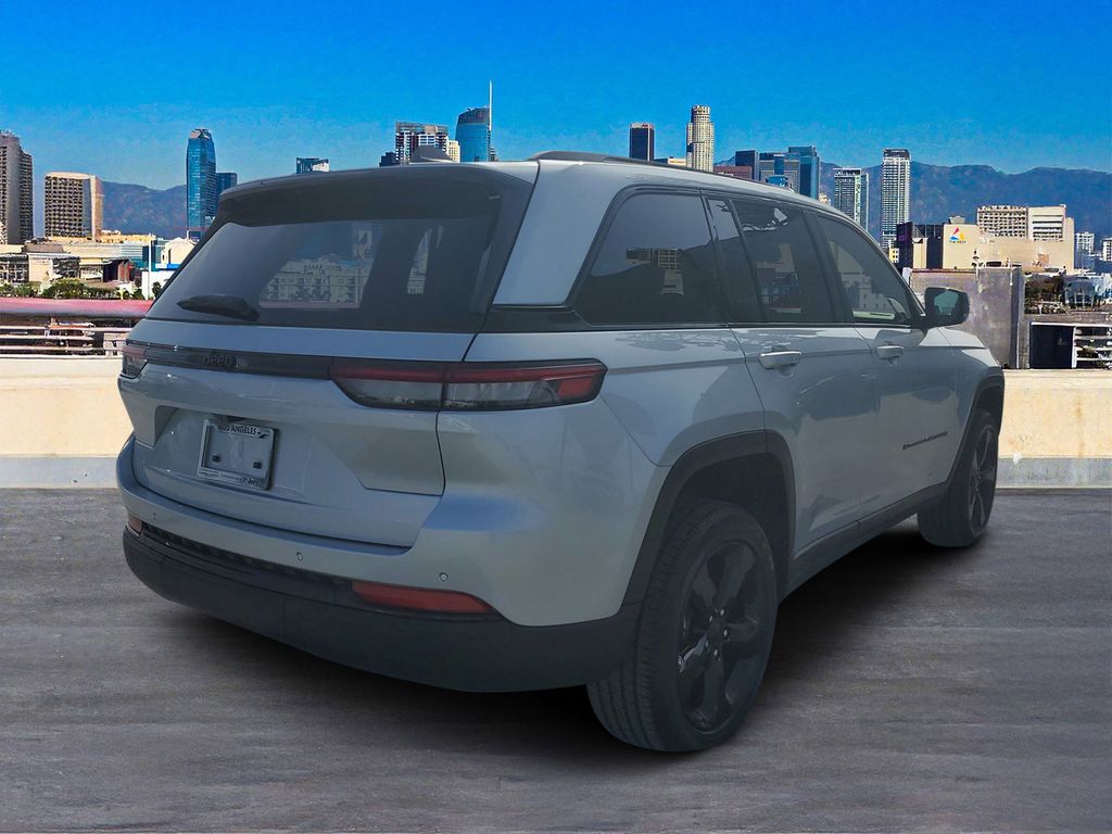 2025 Jeep Grand Cherokee Altitude X photo 3