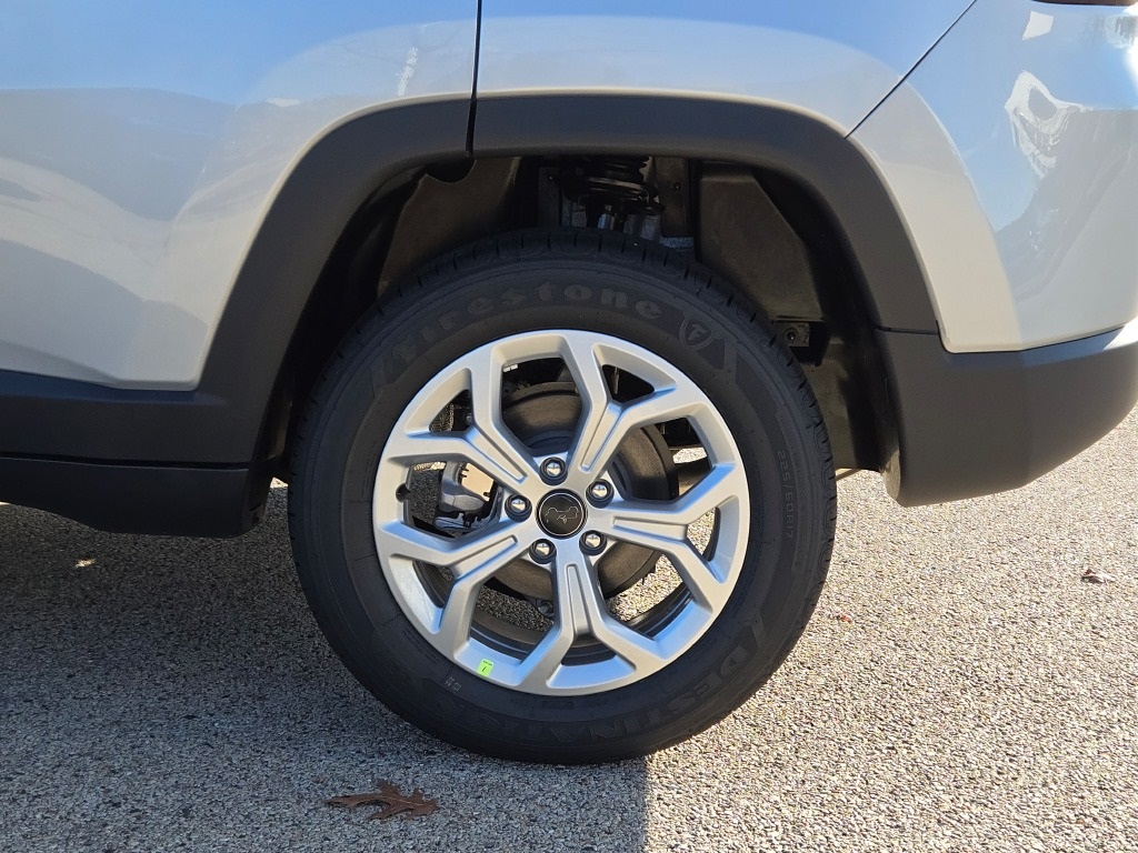 2025 Jeep Compass Latitude photo 13