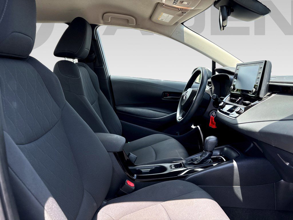 2022 Toyota Corolla LE photo 9