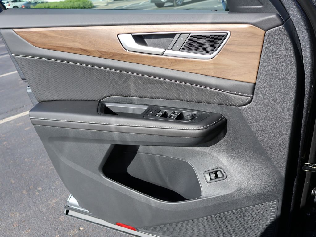 2025 Volkswagen Atlas SE Technology photo 34