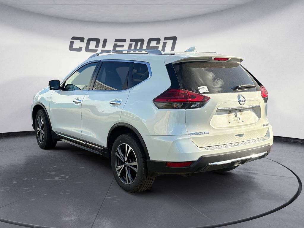 2017 Nissan Rogue SL photo 3