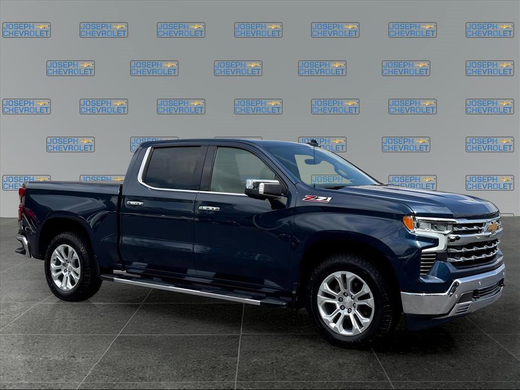 2022 Chevrolet Silverado 1500 LTZ photo 3