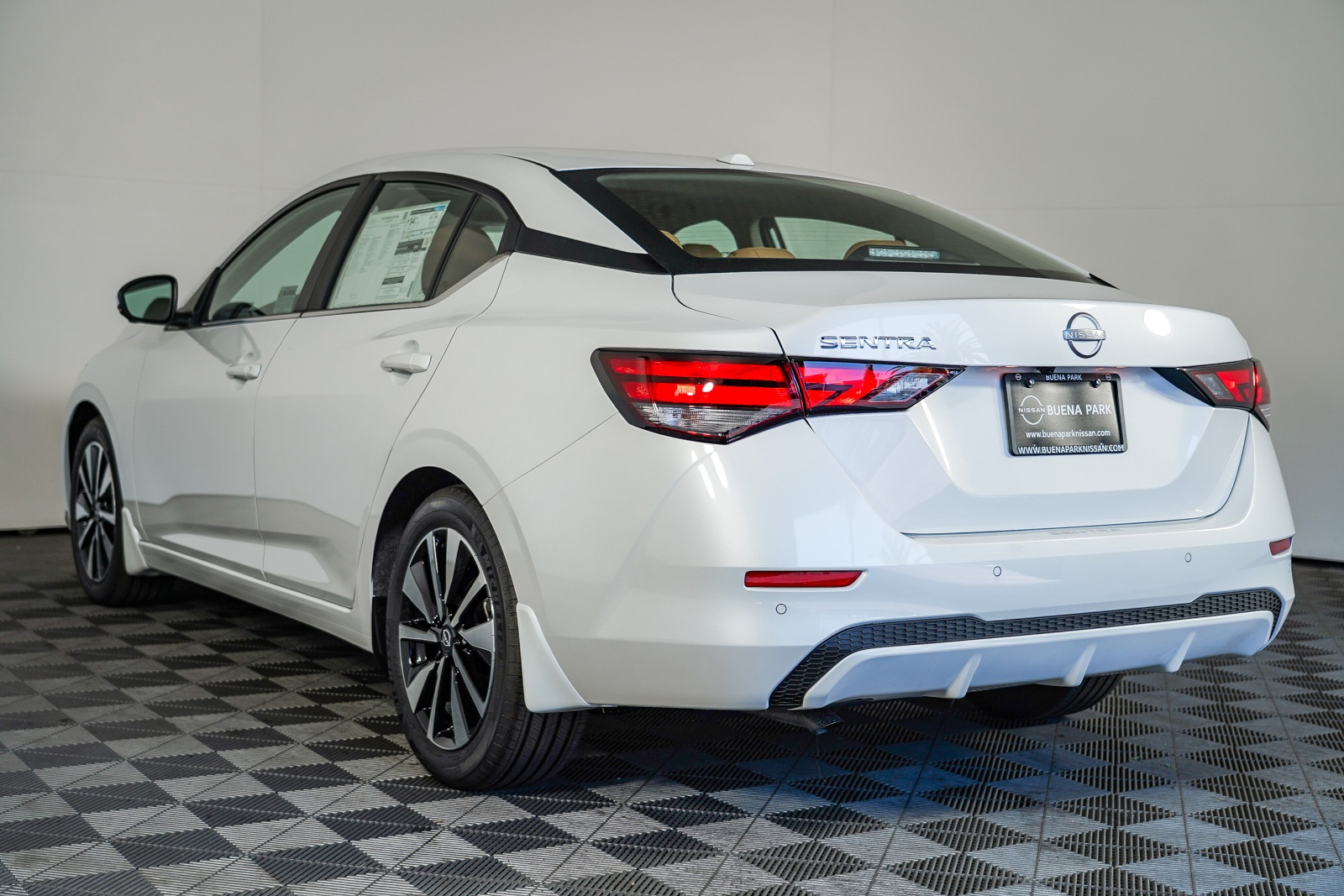 2025 Nissan Sentra SV photo 3