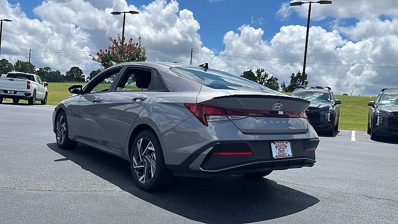 2025 Hyundai Elantra SEL Sport photo 30