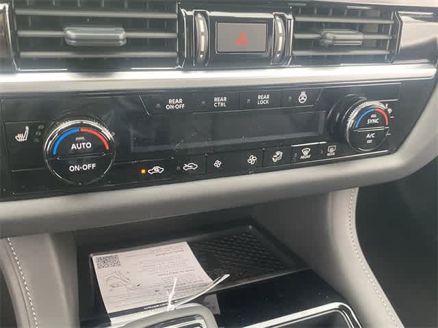 2025 Nissan Pathfinder SL photo 20