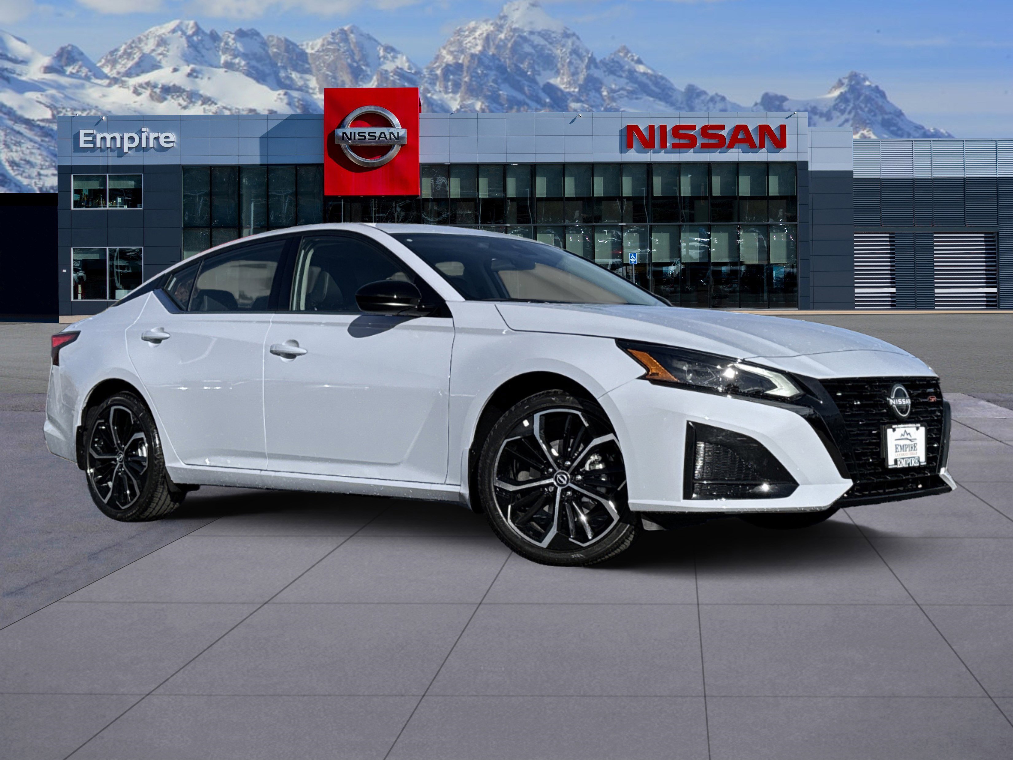 2025 Nissan Altima SR's photo