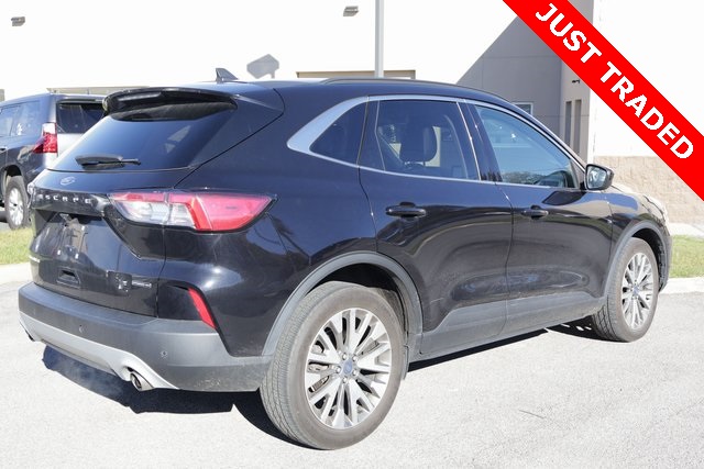 2022 Ford Escape Titanium Hybrid photo 2