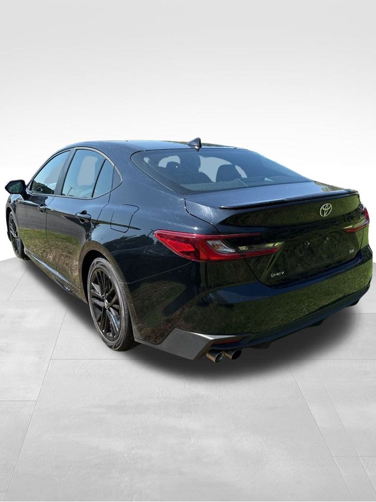 2025 Toyota Camry SE photo 10