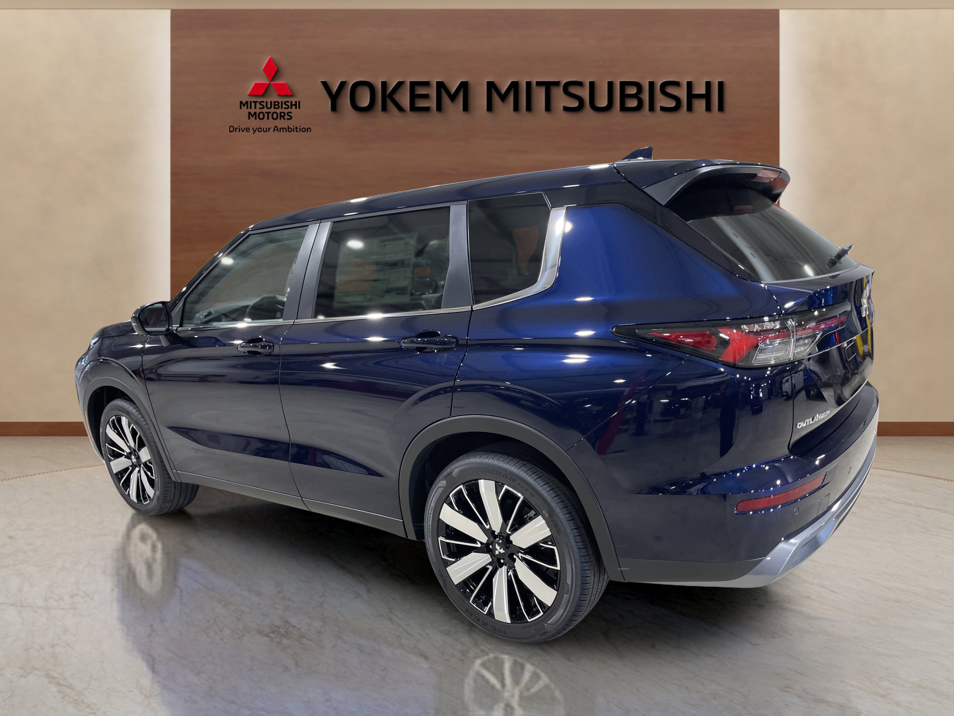 2025 Mitsubishi Outlander SE photo 3