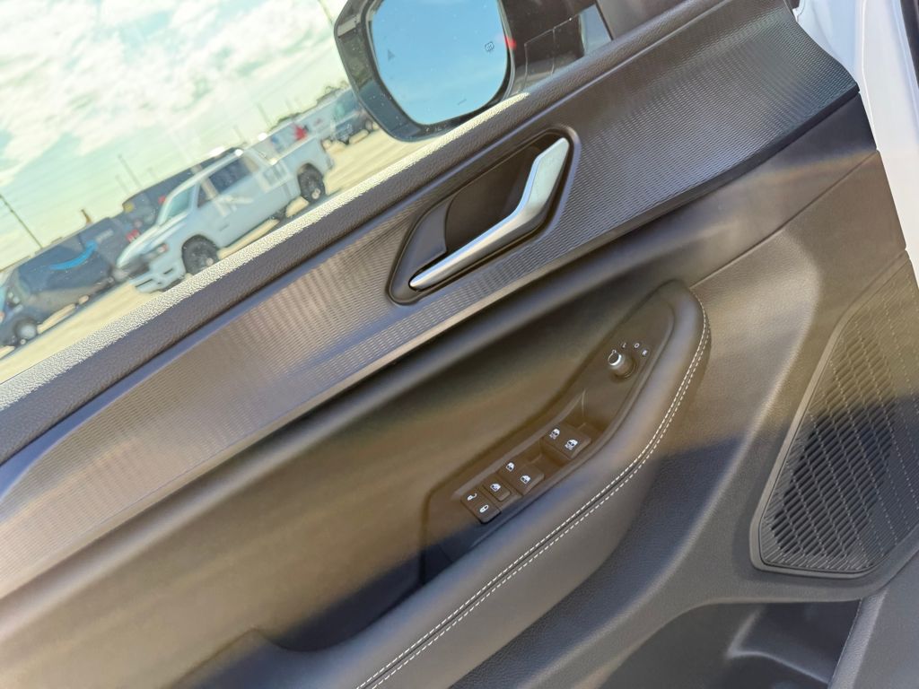 2025 Jeep Grand Cherokee Altitude photo 10