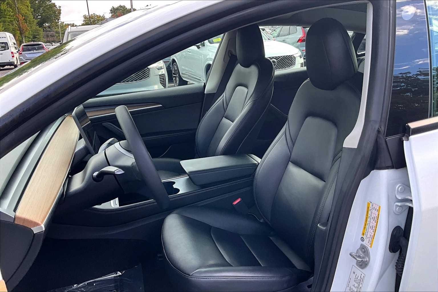 2022 Tesla Model 3 Long Range photo 7