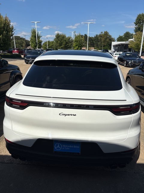 2021 Porsche Cayenne Coupe Base photo 3