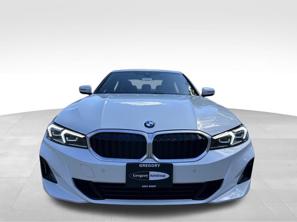 2024 Bmw 330i xDrive photo 2