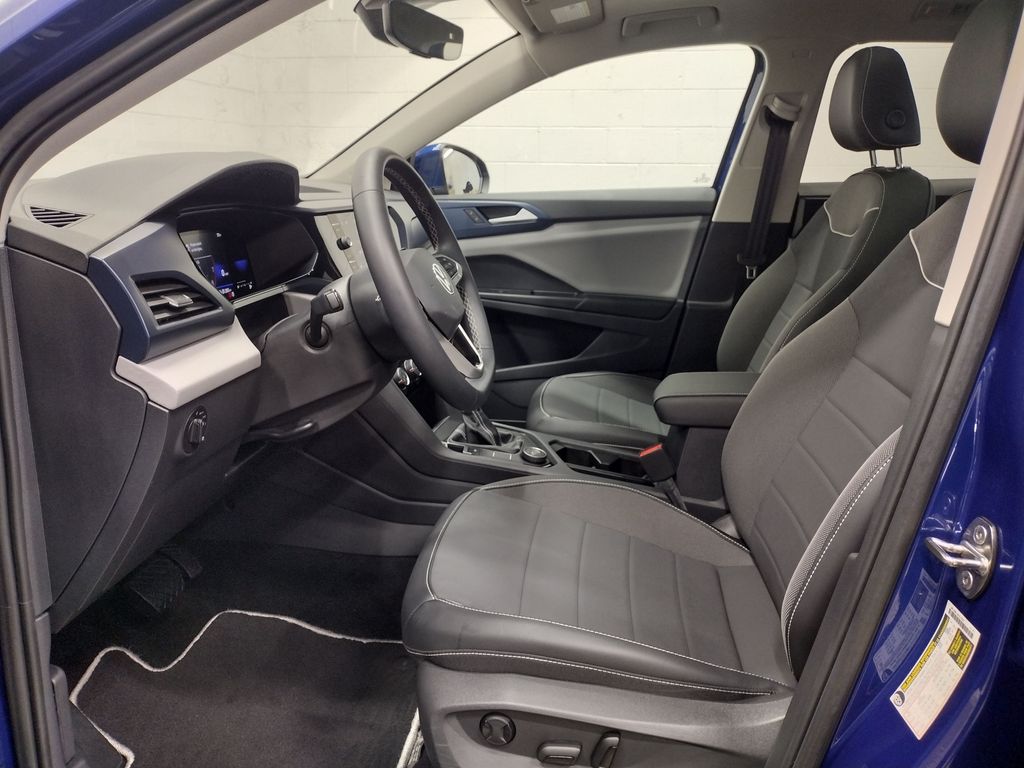2023 Volkswagen Taos SE photo 20