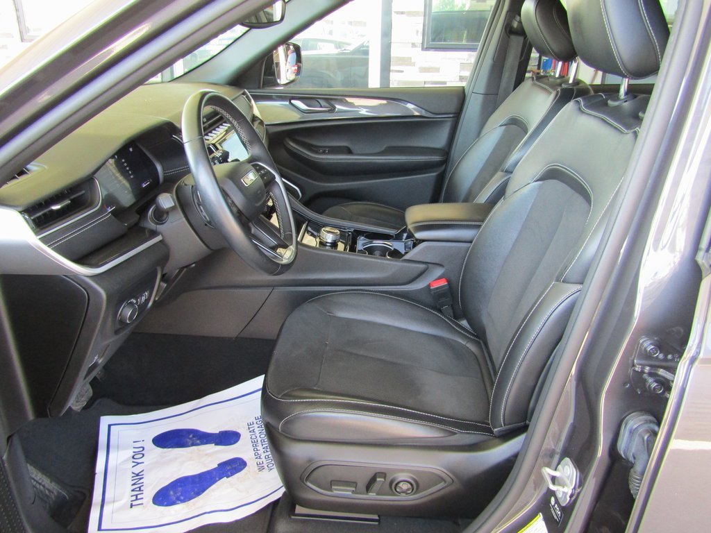 2022 Jeep Grand Cherokee Altitude photo 18