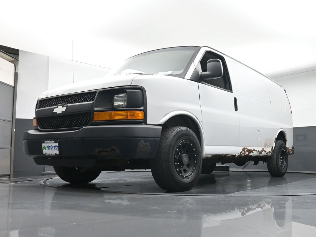 2012 Chevrolet Express 2500 Work Van photo 2