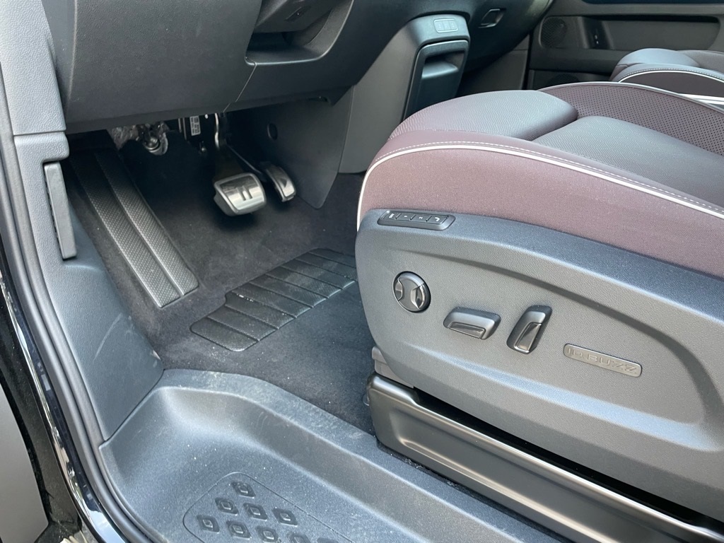 2025 Volkswagen ID. Buzz Pro S photo 16