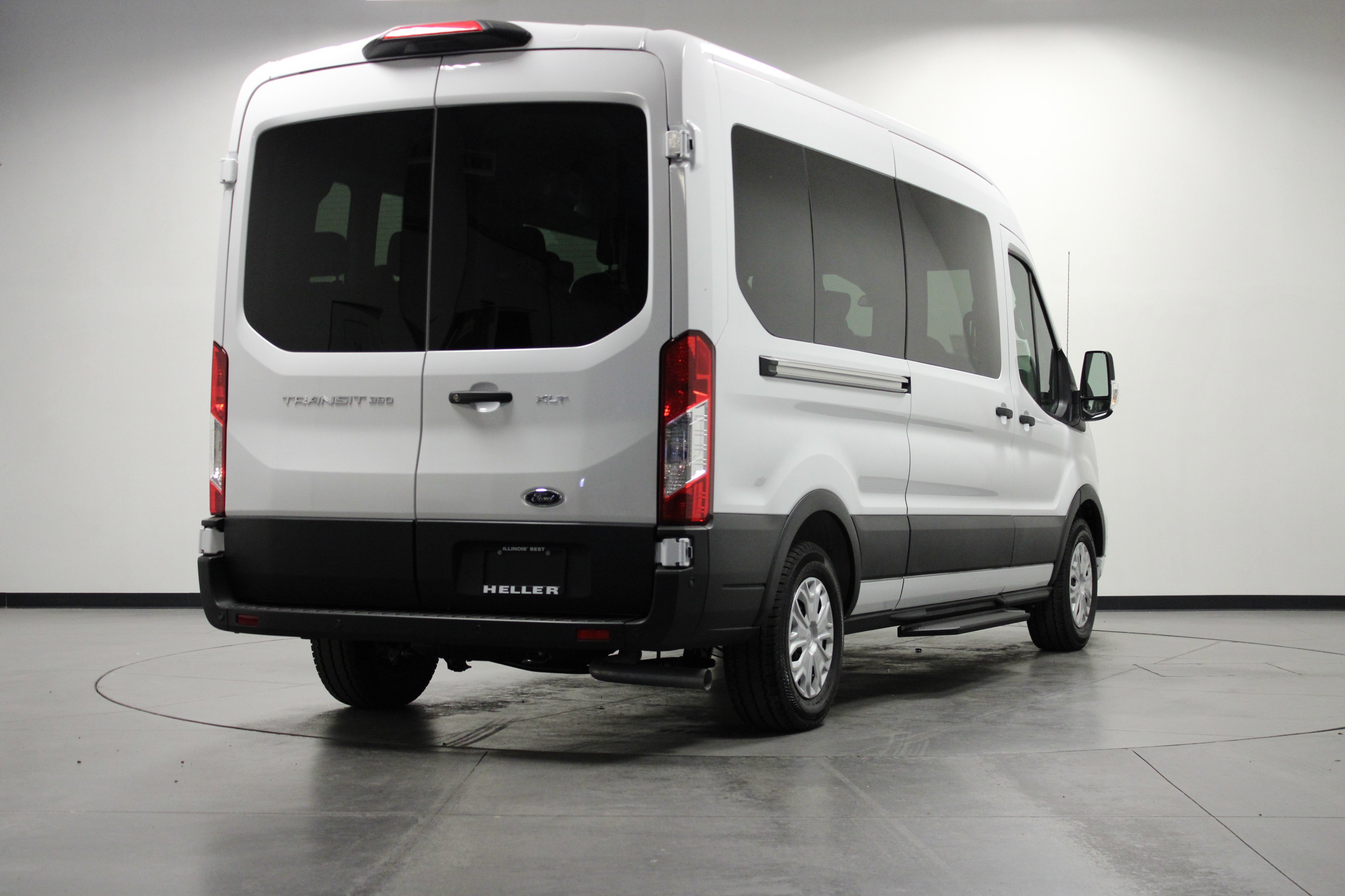 2025 Ford Transit Passenger XLT photo 3