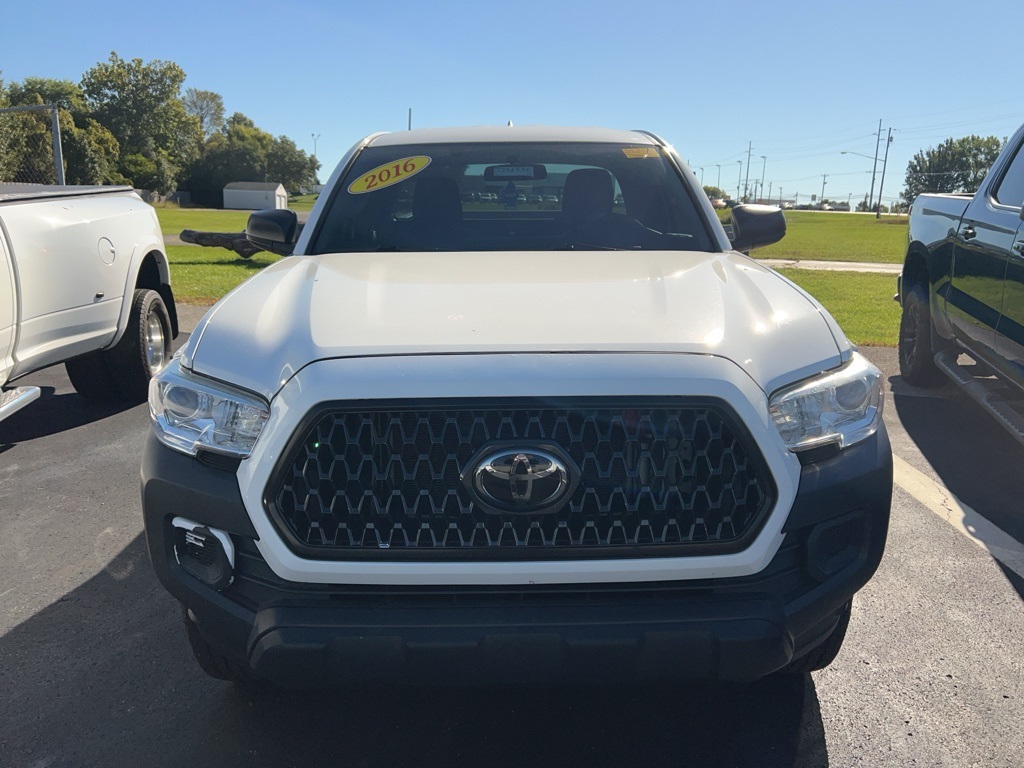 2016 Toyota Tacoma SR photo 2