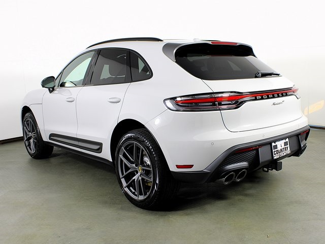 2026 Porsche Macan T photo 3