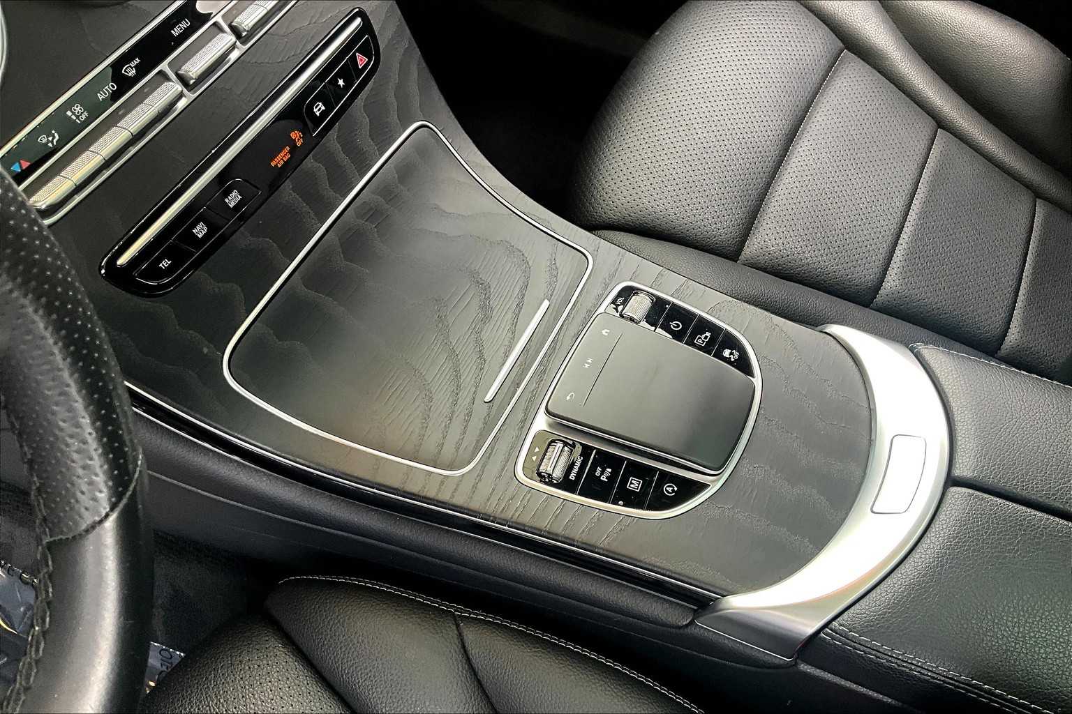 2021 Mercedes Benz GLC 300 photo 14
