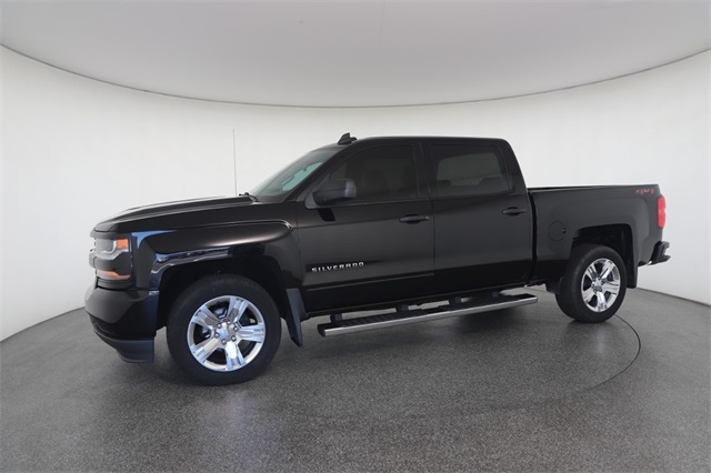 2018 Chevrolet Silverado 1500 Custom photo 4