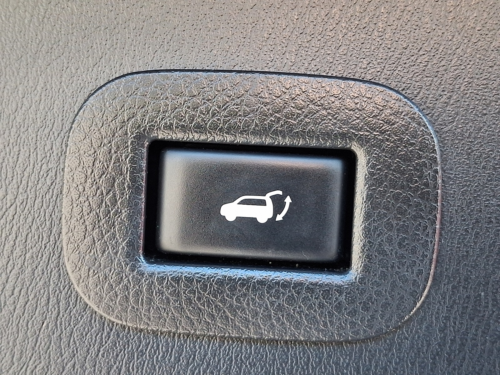 2017 Nissan Armada Platinum photo 27