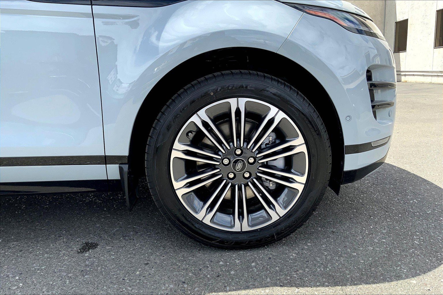 2026 Land Rover Range Rover Evoque Dynamic SE photo 11