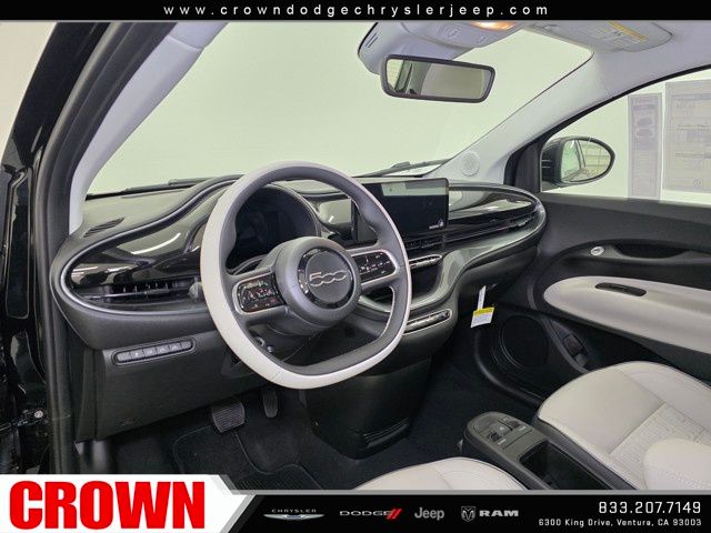 2025 Fiat 500e La Prima photo 18