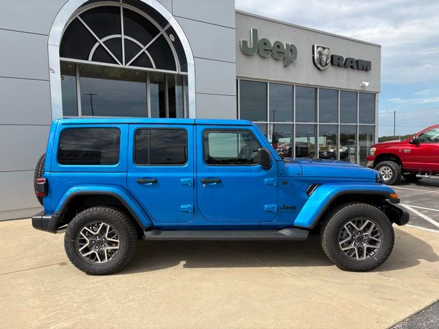 2025 Jeep Wrangler Sahara photo 6