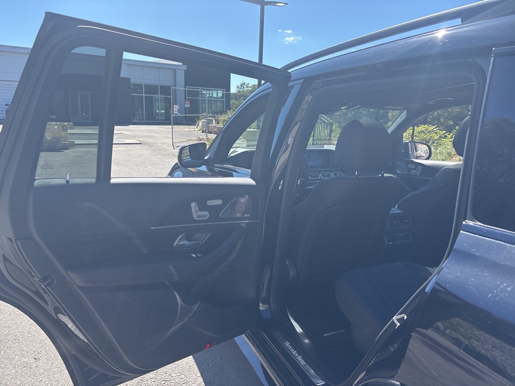 2025 Mercedes Benz GLS 450 4MATIC photo 12