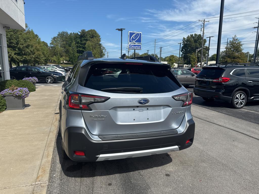 2023 Subaru Outback Limited photo 4