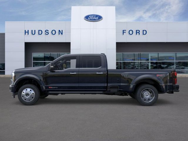 2026 Ford F-450 photo 3