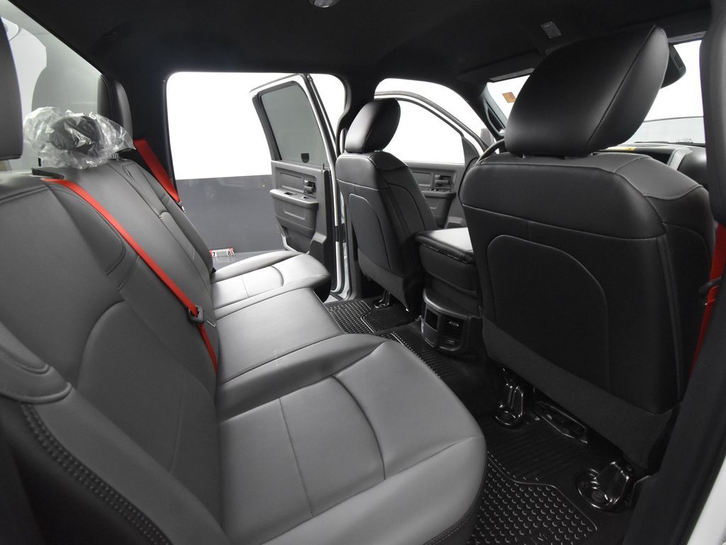 2024 Ram 3500 Tradesman photo 32