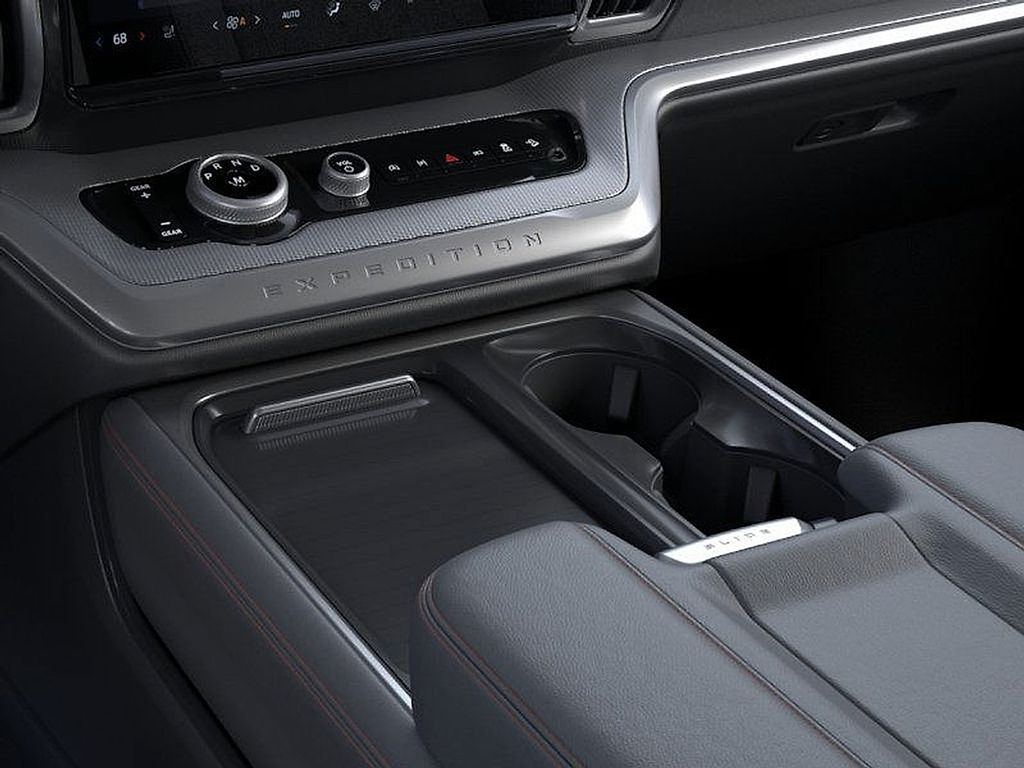 2025 Ford Expedition MAX photo 13