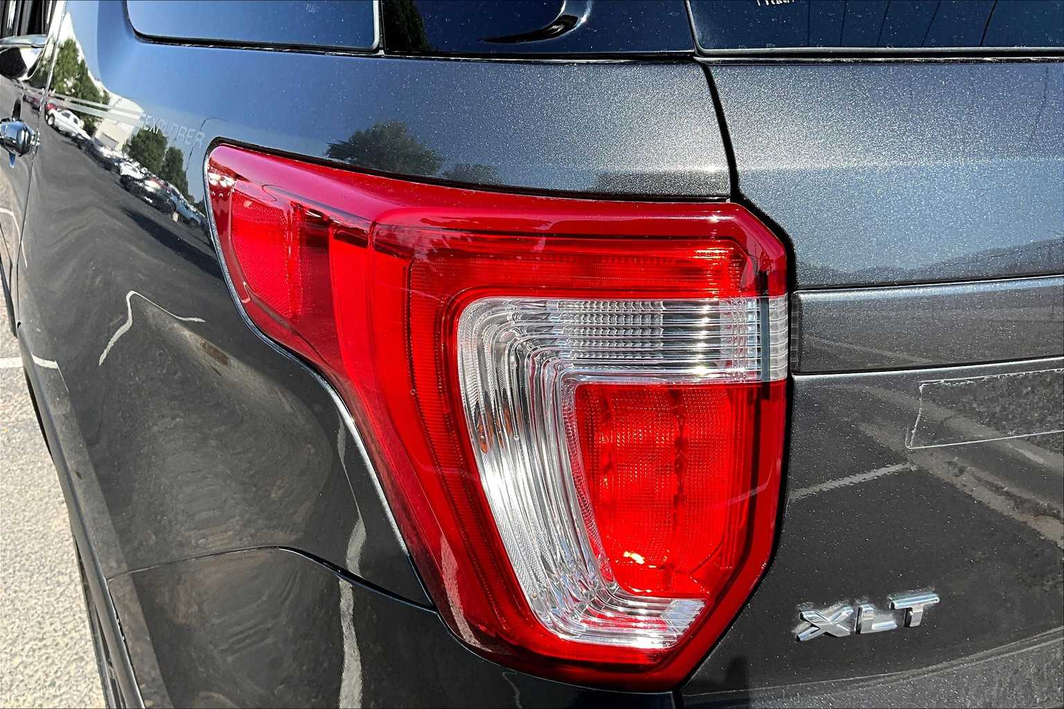 2019 Ford Explorer XLT photo 21