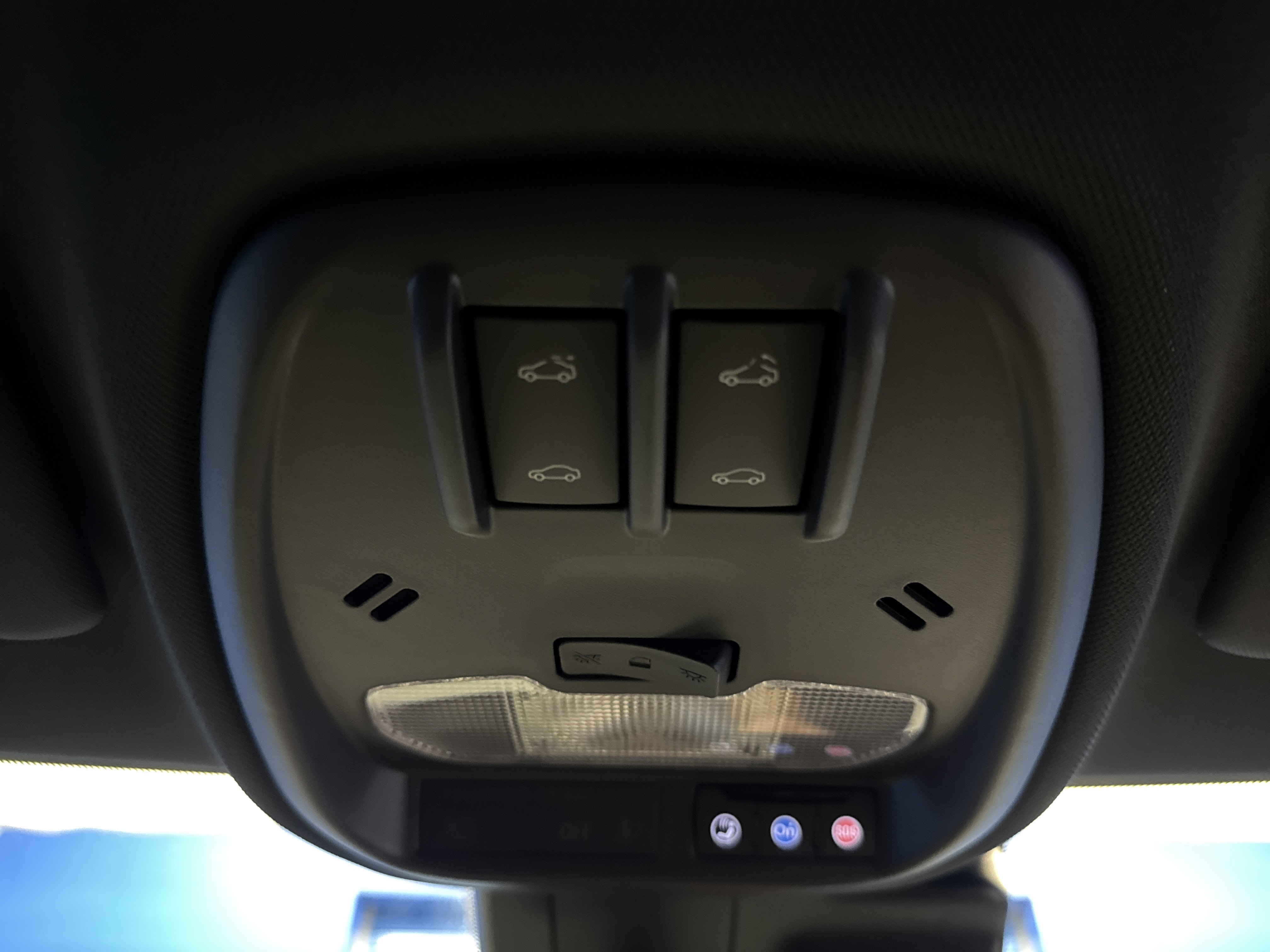 2025 Chevrolet Trax photo 3