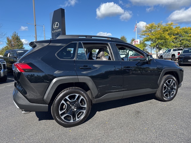 2019 Toyota RAV4 Adventure photo 2